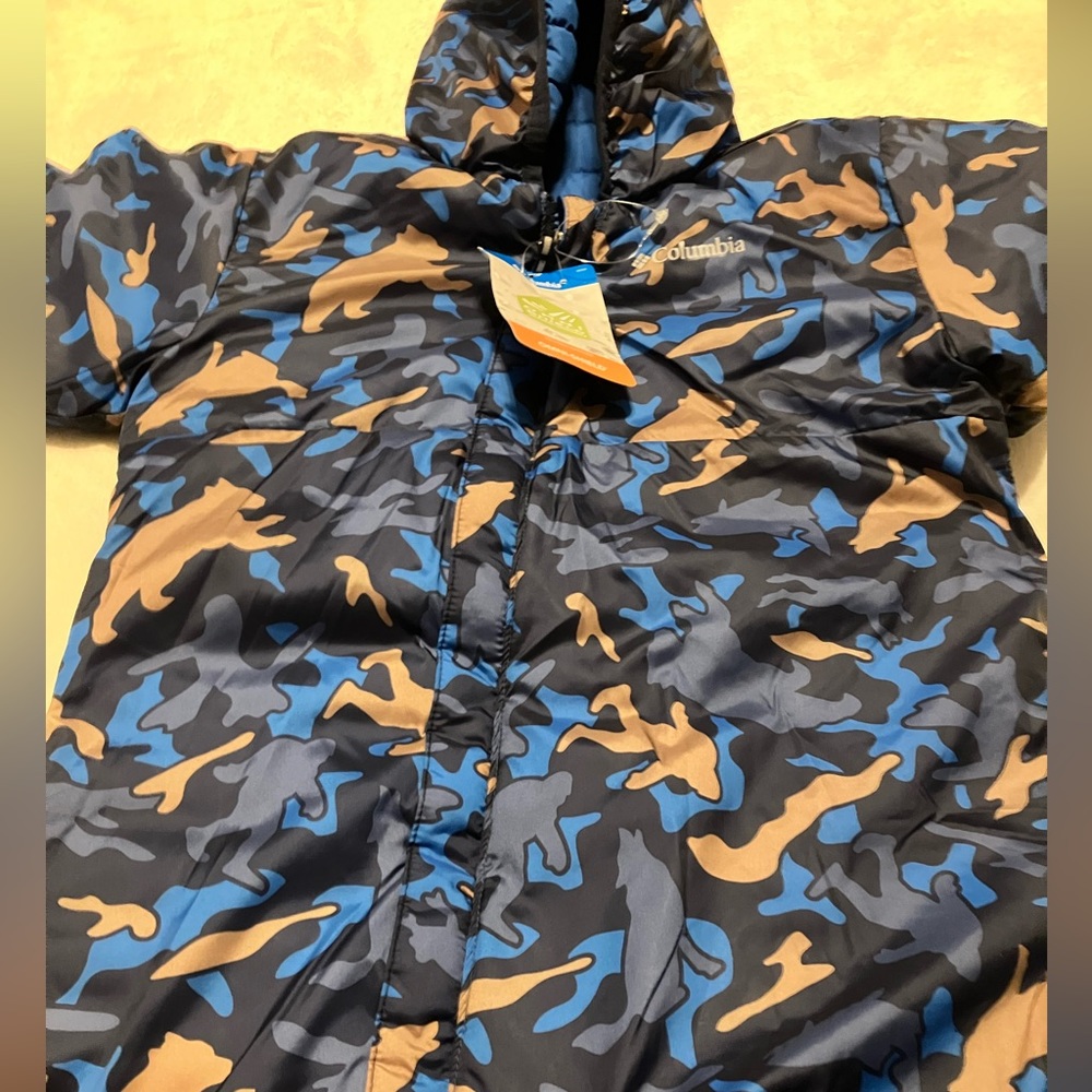Reversible Columbia snowsuit/Sasquatch - Picture 5 of 7